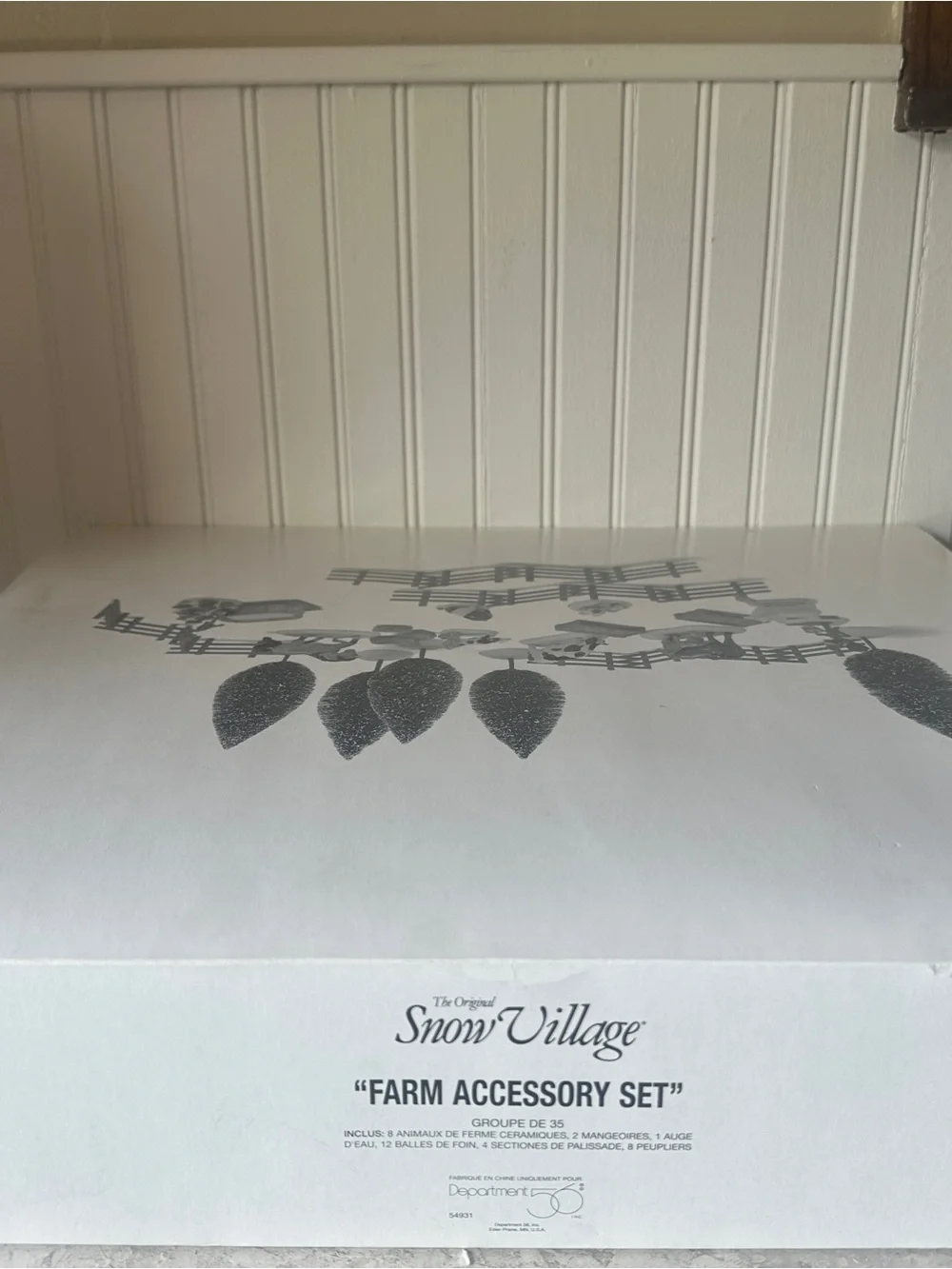 Dept 56 Snow Village Farm Accessory Set BRAND NEW 35 pc Animals Fence Trees Hay